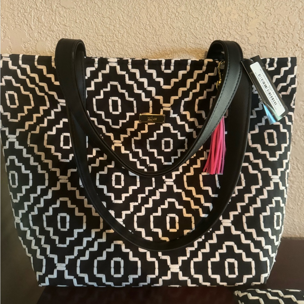 NWT Makeup Junkie Black and White Geometric Daykeeper Tote Bag - Picture 2 of 6
